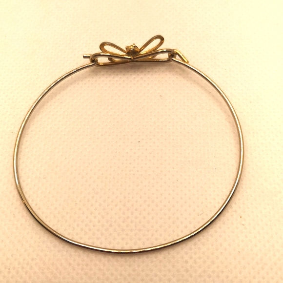 Ultra dainty butterfly bracelet - Picture 2 of 3